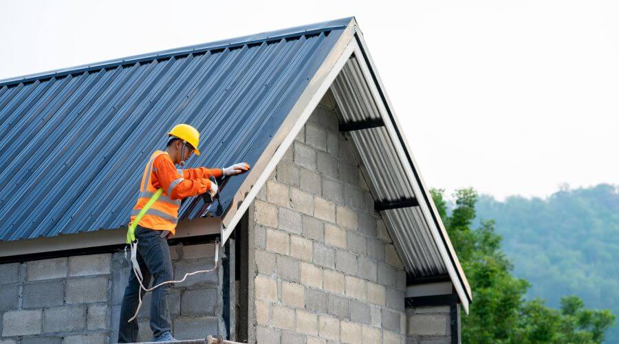 Professional gutter cleaning in Golconda, NV